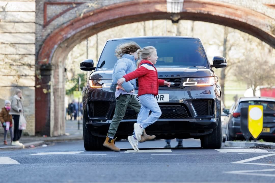 Les voitures dangereuses pour les enfants en ville Les voitures dangereuses pour les enfants en ville
